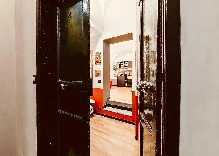 New Apartament In Historical Genoa Center