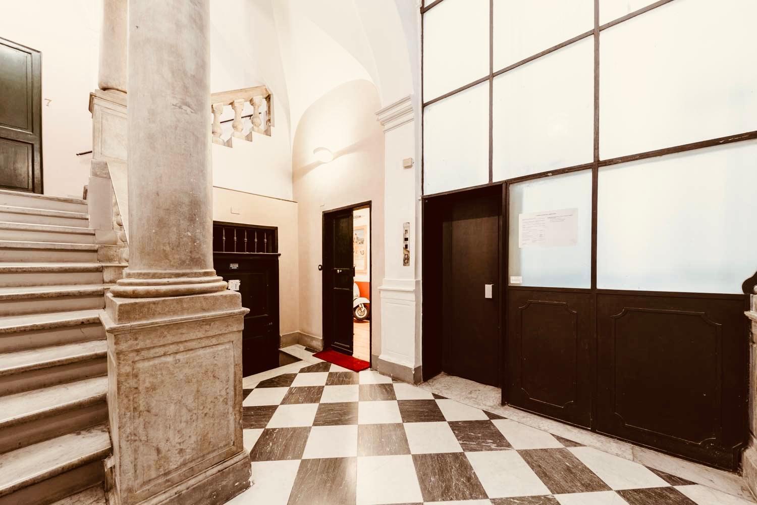 New In Historical Center Apartment